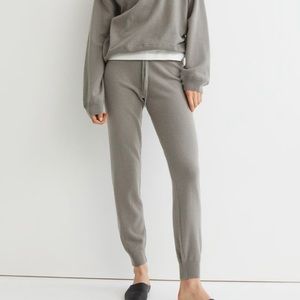 H&M Fine-Knit Cashmere Joggers